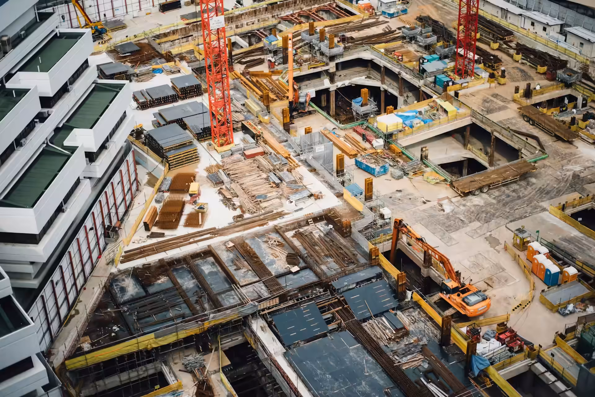 Vue aérienne d'une construction gérée